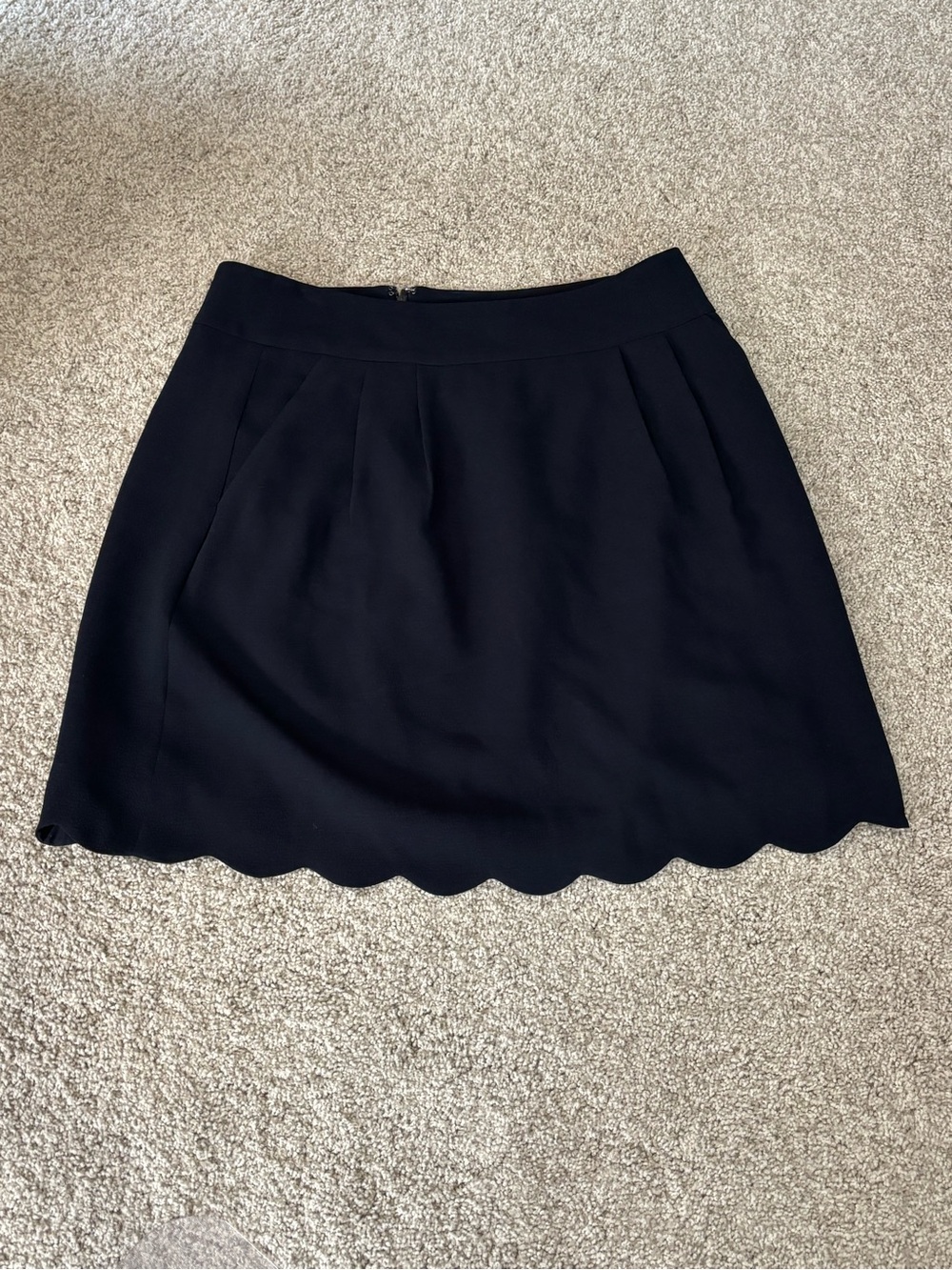 Loft Navy Mini Skirt Scallop Mermaid Cut 
NWOT 8 M